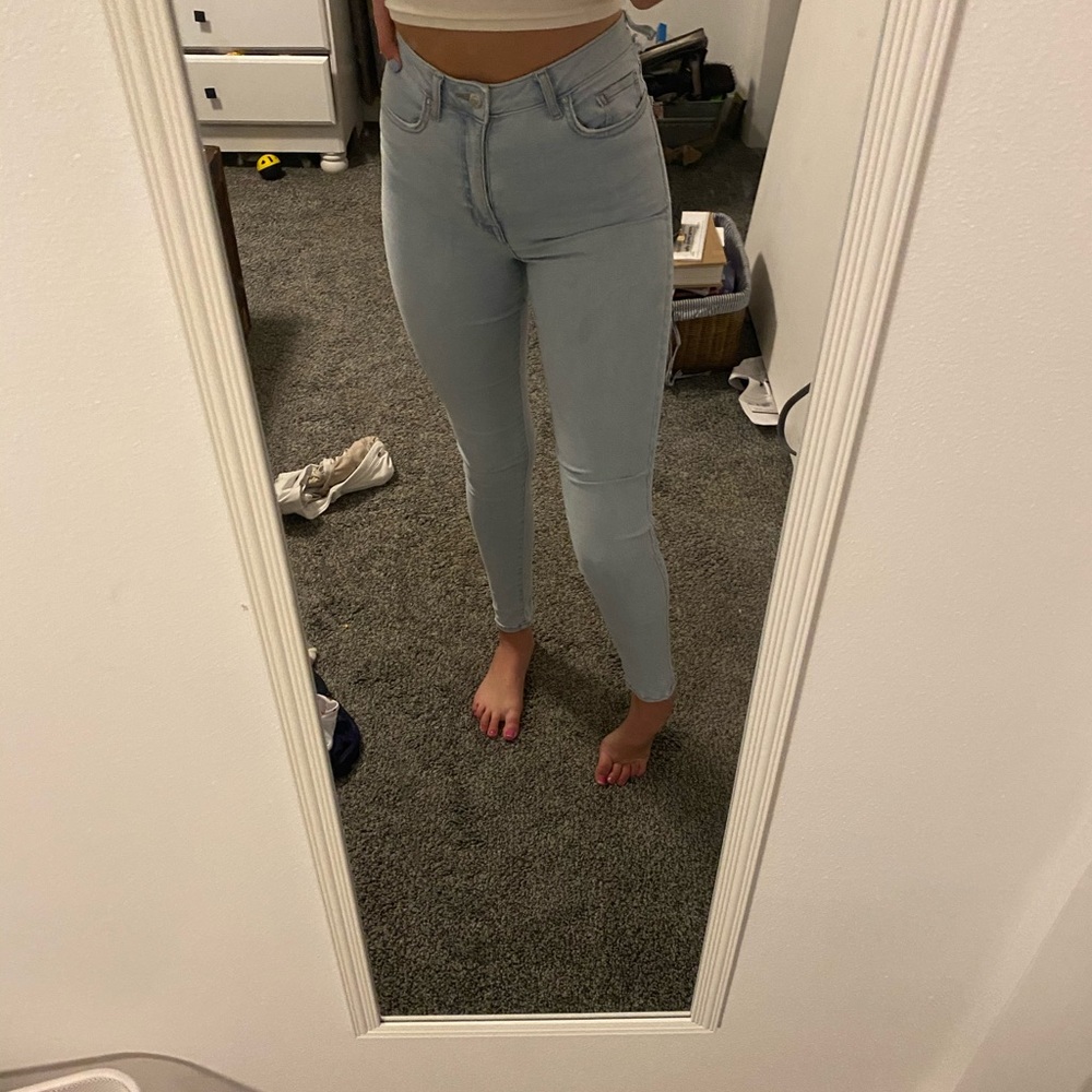 Iight wash jeans